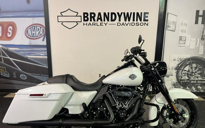 2024 Harley-Davidson Road King Special White Onyx Pearl FLHRXS