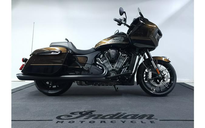 2024 Indian Motorcycle Challenger Dark Horse® with PowerBand Audio Package-$2000 TRADE IN CREDIT