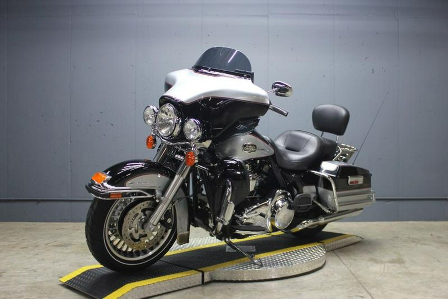 2011 Harley-Davidson® FLHTCU - Ultra Classic® Electra Glide®