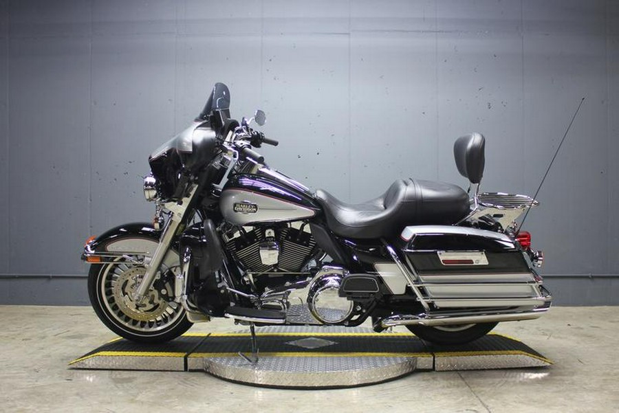 2011 Harley-Davidson® FLHTCU - Ultra Classic® Electra Glide®