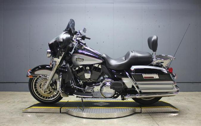 2011 Harley-Davidson® FLHTCU - Ultra Classic® Electra Glide®