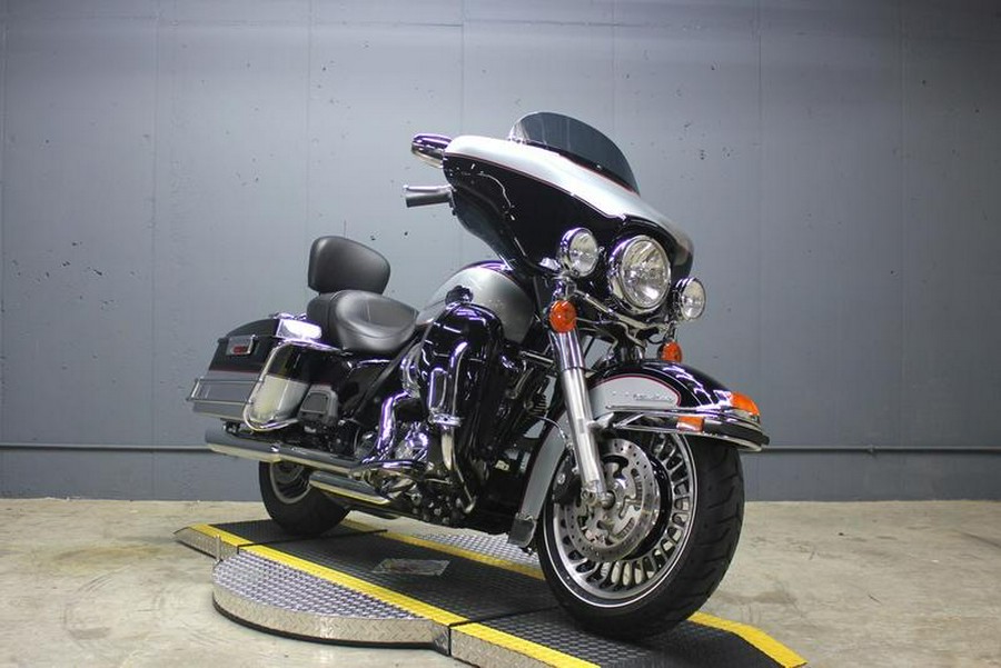 2011 Harley-Davidson® FLHTCU - Ultra Classic® Electra Glide®