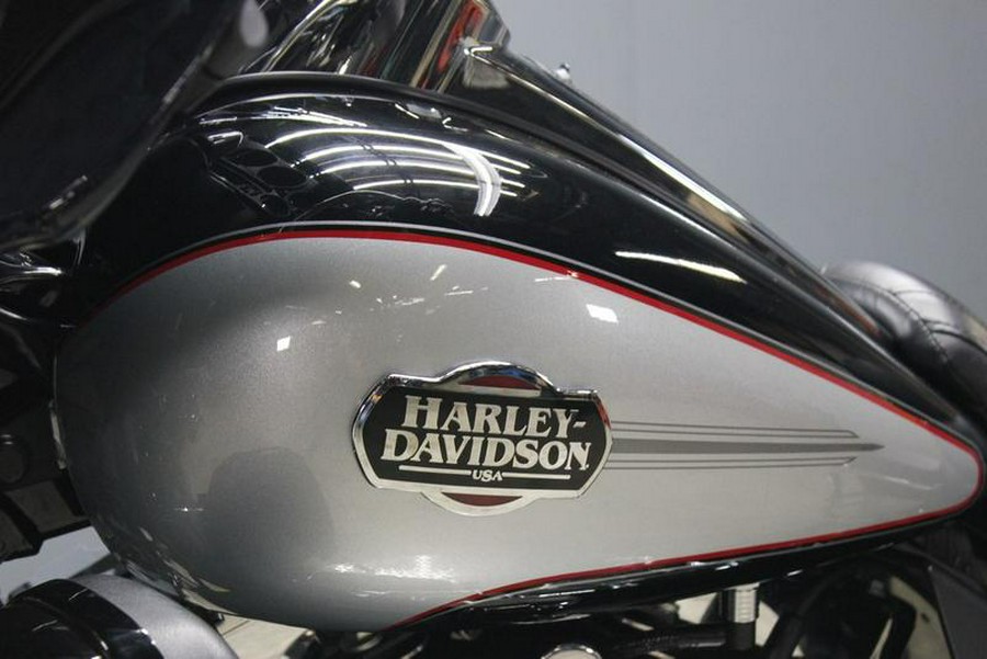 2011 Harley-Davidson® FLHTCU - Ultra Classic® Electra Glide®