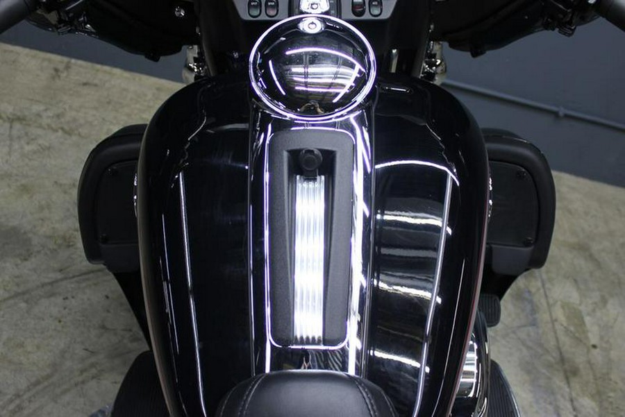 2011 Harley-Davidson® FLHTCU - Ultra Classic® Electra Glide®