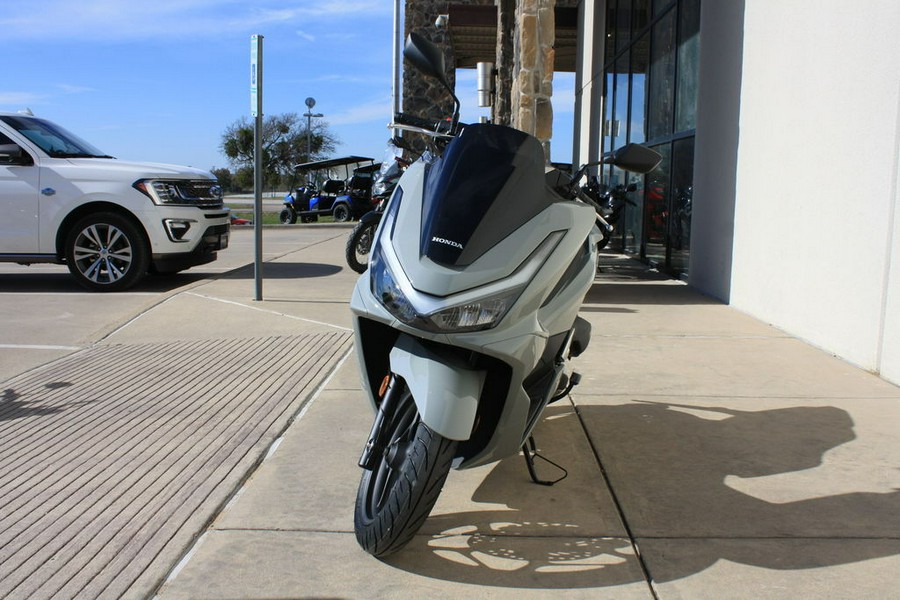 2025 Honda® PCX160AS