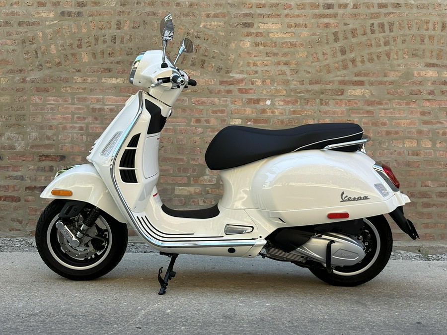2025 Vespa GTS 300 Super