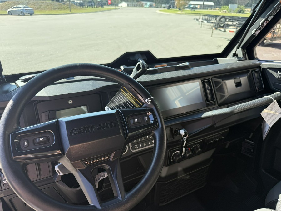 2026 Can-Am Defender Limited HD11