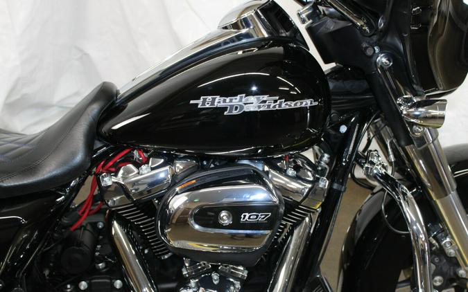 Harley-Davidson® Street Glide® 2019 FLHX 653956T BLACK