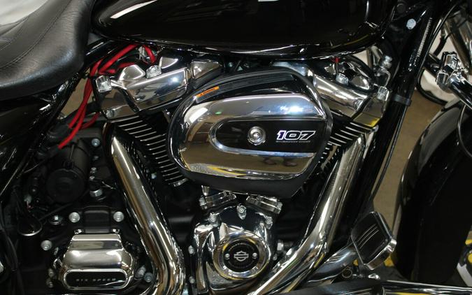 Harley-Davidson® Street Glide® 2019 FLHX 653956T BLACK