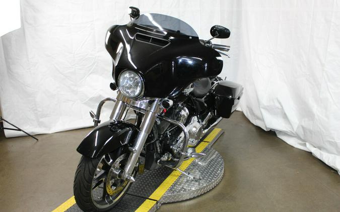 Harley-Davidson® Street Glide® 2019 FLHX 653956T BLACK
