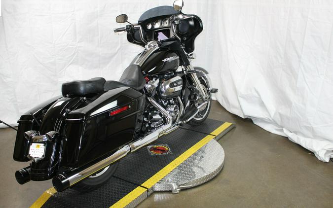 Harley-Davidson® Street Glide® 2019 FLHX 653956T BLACK