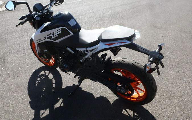 2021 KTM 200 Duke