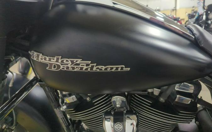 2017 Harley-Davidson® Street Glide® Special Black Denim