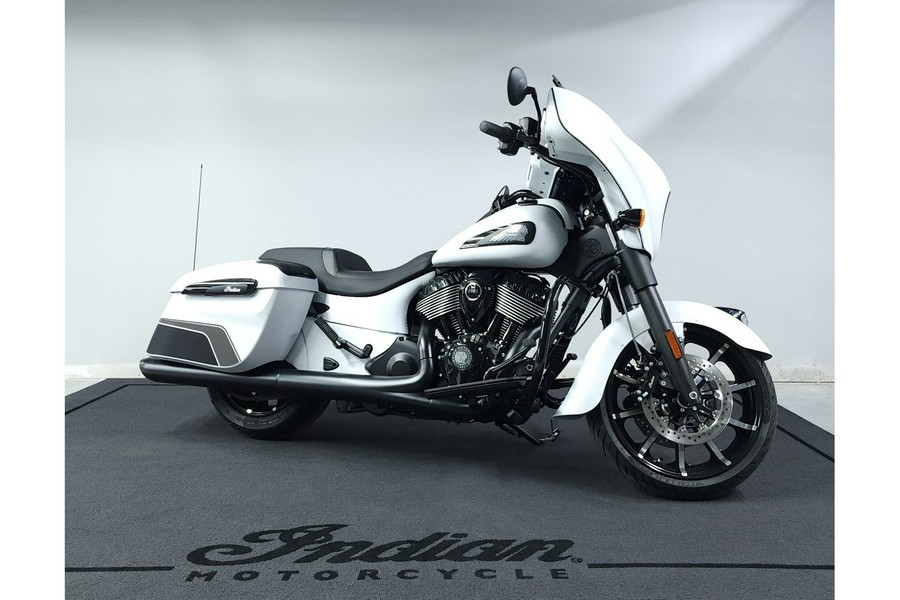 2024 Indian Motorcycle Chieftain® Dark Horse® with PowerBand Audio Package-$1000 TRADE IN CREDIT