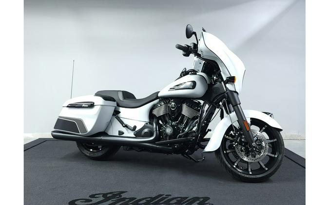 2024 Indian Motorcycle Chieftain® Dark Horse® with PowerBand Audio Package-$1000 TRADE IN CREDIT