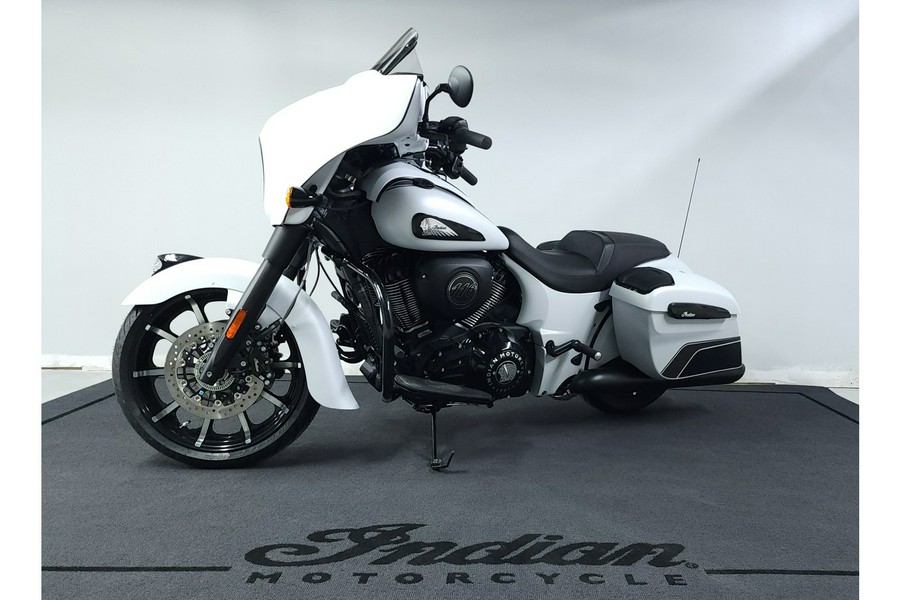 2024 Indian Motorcycle Chieftain® Dark Horse® with PowerBand Audio Package-$1000 TRADE IN CREDIT