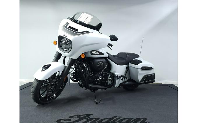 2024 Indian Motorcycle Chieftain® Dark Horse® with PowerBand Audio Package-$1000 TRADE IN CREDIT