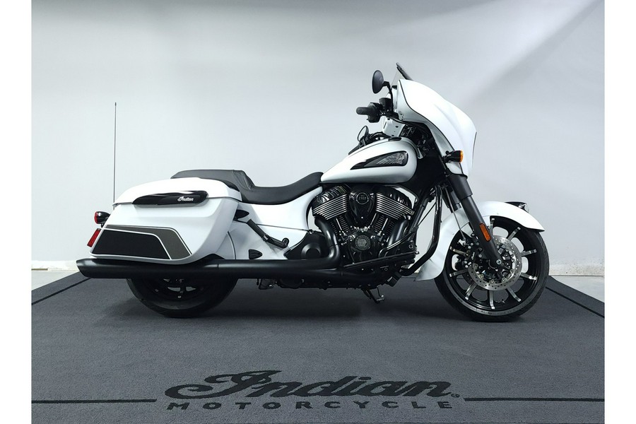 2024 Indian Motorcycle Chieftain® Dark Horse® with PowerBand Audio Package-$1000 TRADE IN CREDIT