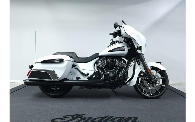 2024 Indian Motorcycle Chieftain® Dark Horse® with PowerBand Audio Package-$1000 TRADE IN CREDIT