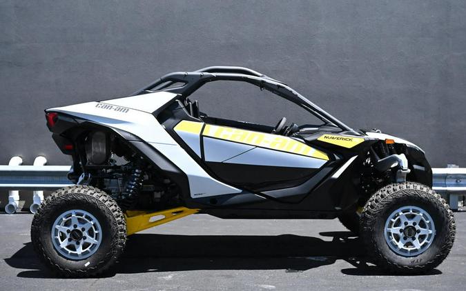 2024 Can-Am® Maverick R 999T DCT