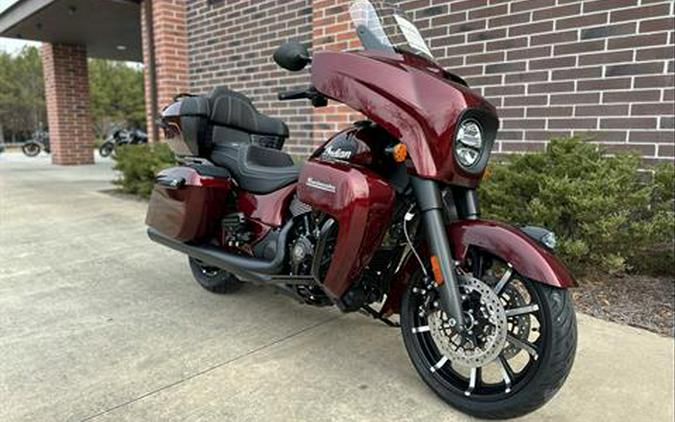 2024 Indian Motorcycle Roadmaster® Dark Horse® with PowerBand Audio Package