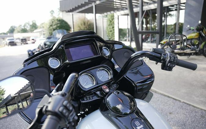 FLTRT 2025 Road Glide 3