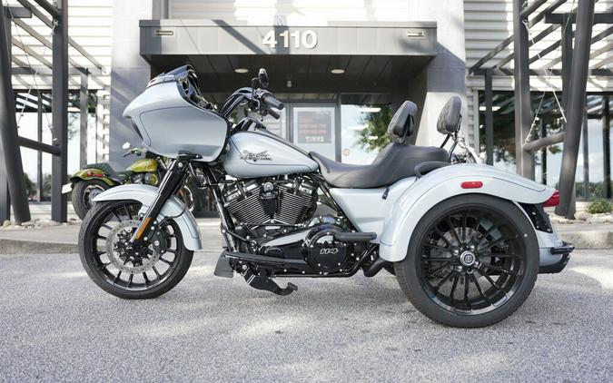 FLTRT 2025 Road Glide 3