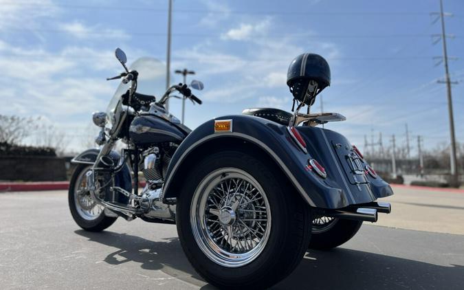 2003 Harley-Davidson® FLSTCI Heritage Softail® Classic Blue Burst