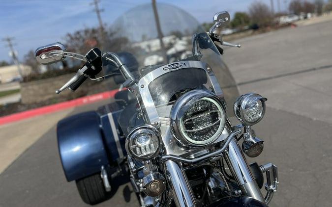 2003 Harley-Davidson® FLSTCI Heritage Softail® Classic Blue Burst