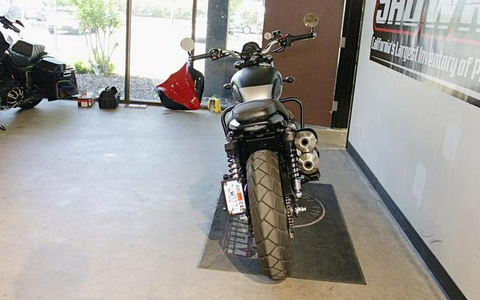 2019 Triumph Street Scrambler Matt Khaki and Aluminum Silver