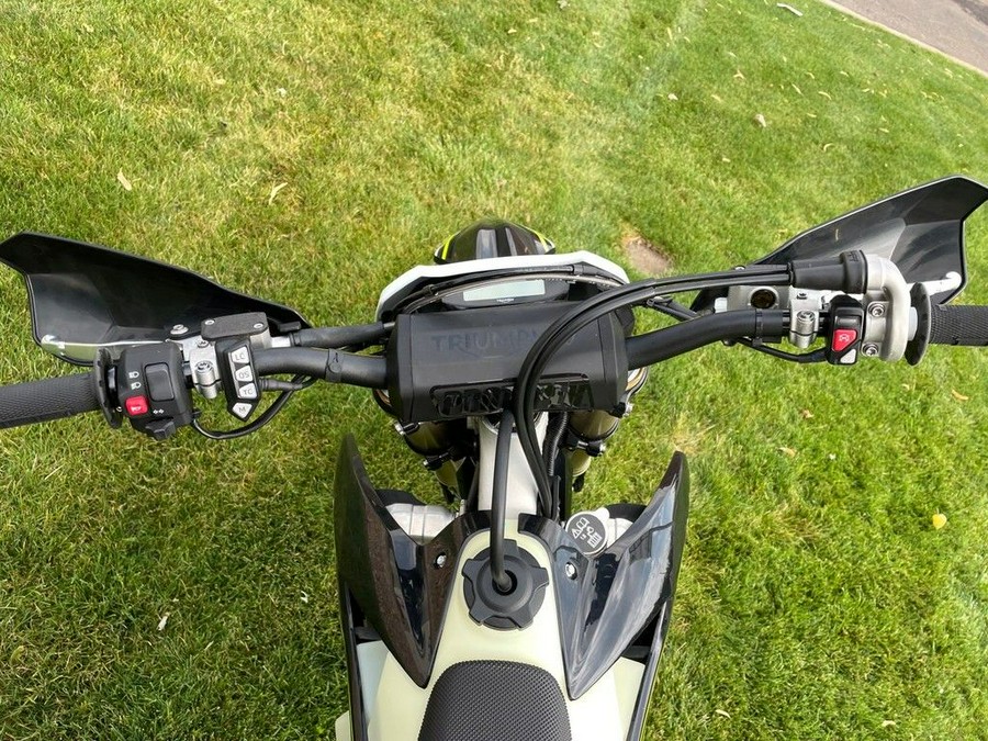 2026 Triumph TF 250-E Jet Black/Pure White