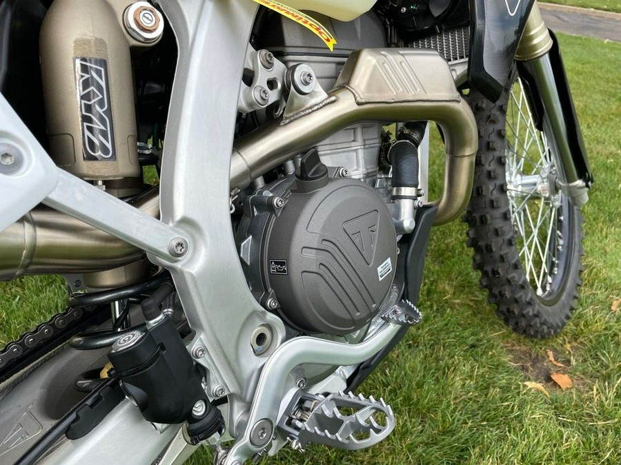 2026 Triumph TF 250-E Jet Black/Pure White