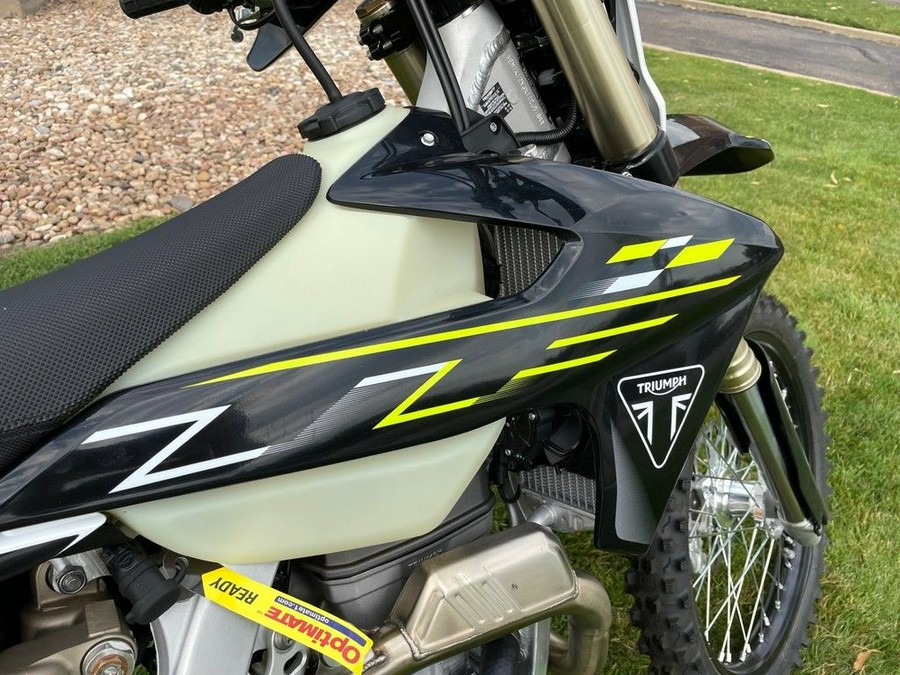 2026 Triumph TF 250-E Jet Black/Pure White