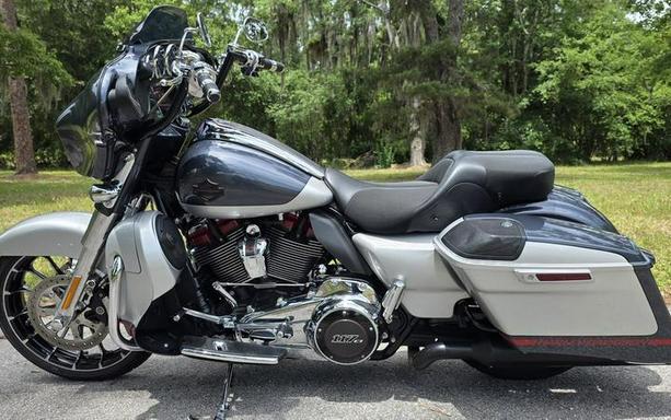 2019 Harley-Davidson® FLHXSE - CVO™ Street Glide®
