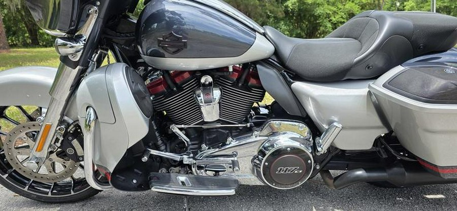 2019 Harley-Davidson® FLHXSE - CVO™ Street Glide®