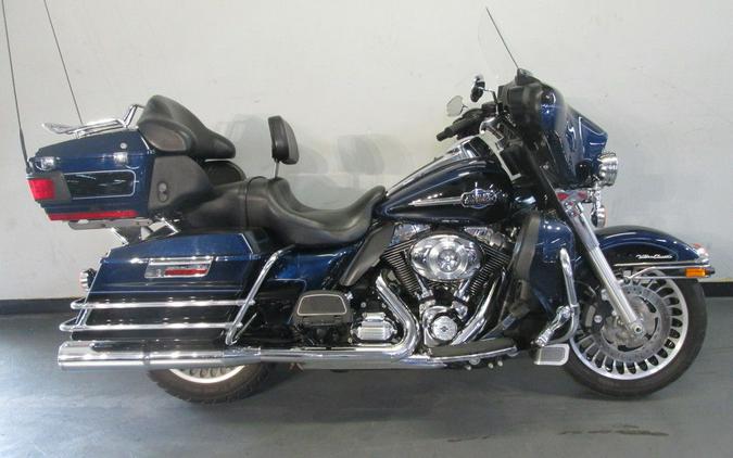 2013 Harley-Davidson® FLHTCU - Electra Glide® Ultra Classic®