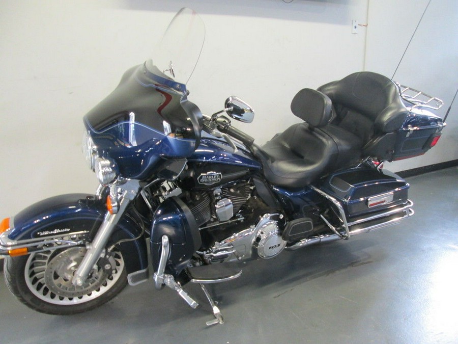 2013 Harley-Davidson® FLHTCU - Electra Glide® Ultra Classic®