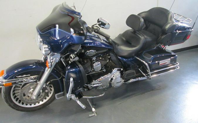 2013 Harley-Davidson® FLHTCU - Electra Glide® Ultra Classic®