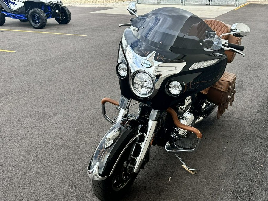 2017 Indian Motorcycle® Roadmaster® Classic Thunder Black