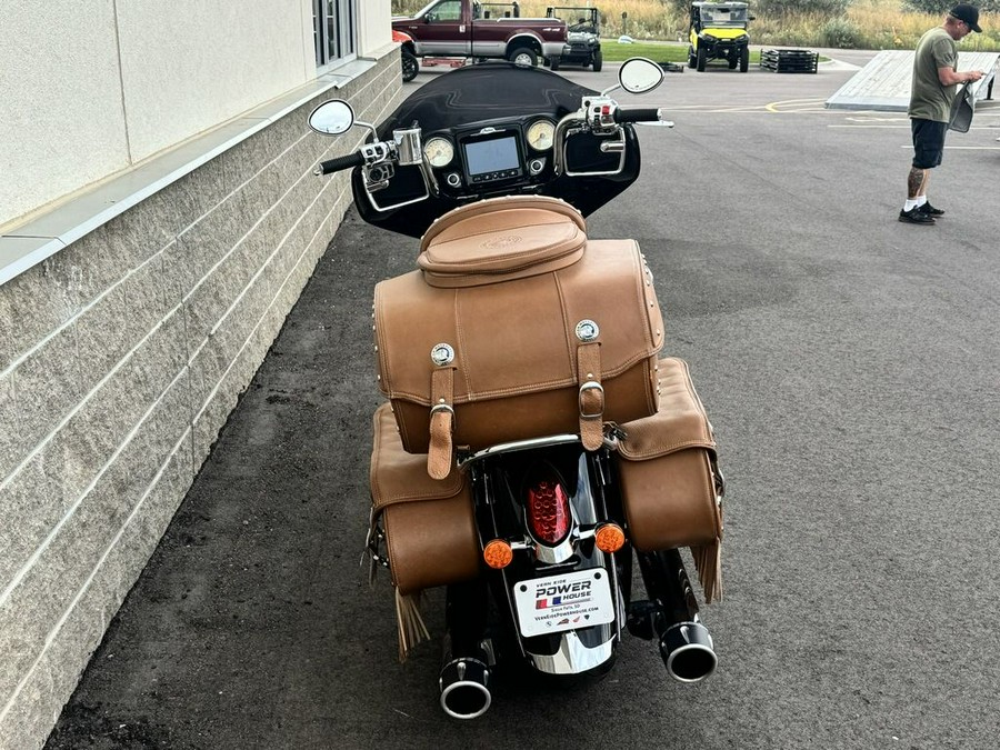 2017 Indian Motorcycle® Roadmaster® Classic Thunder Black