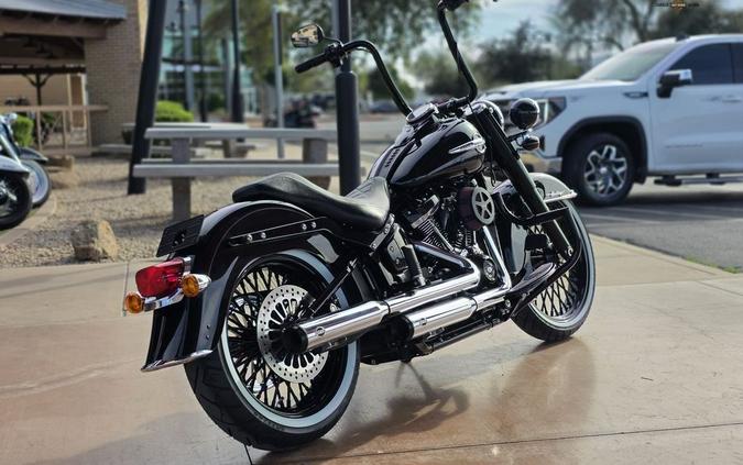 2019 Harley-Davidson® FLHC - Softail® Heritage Classic