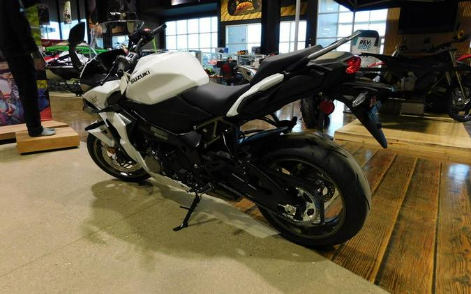 2026 Suzuki GSX-S1000GT+
