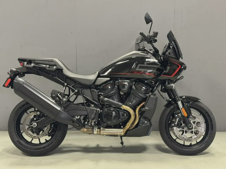RA1250ST 2025 Pan America® 1250 ST