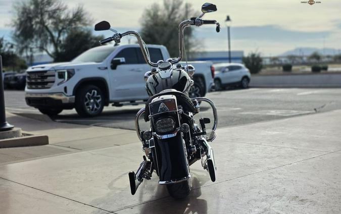 2022 Harley-Davidson® FLHCS - Heritage Classic 114