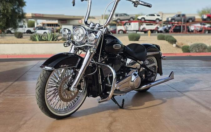 2022 Harley-Davidson® FLHCS - Heritage Classic 114
