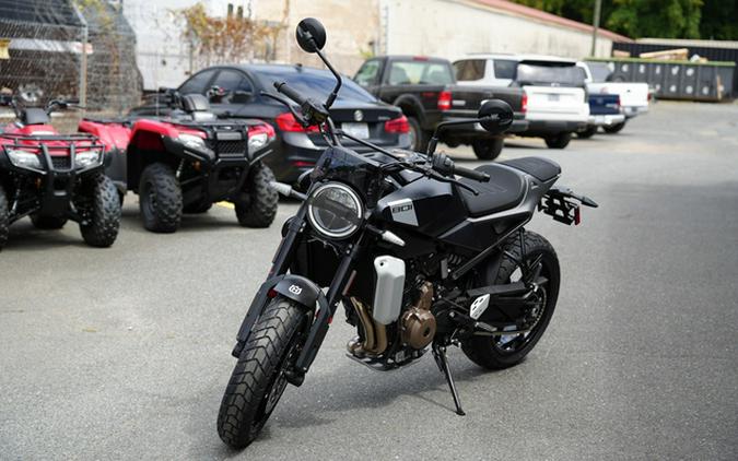 2025 Husqvarna Motorcycles SVARTPILEN 801