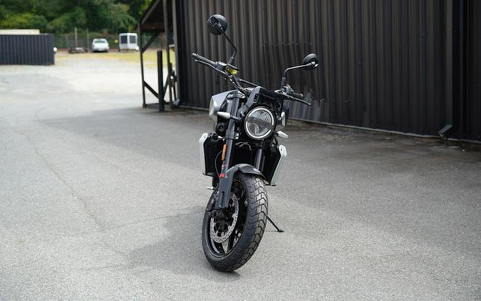 2025 Husqvarna Motorcycles SVARTPILEN 801