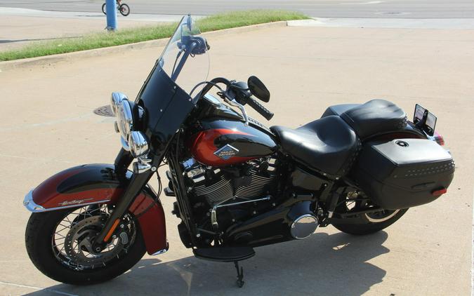 2025 Harley-Davidson FLHC Heritage Classic