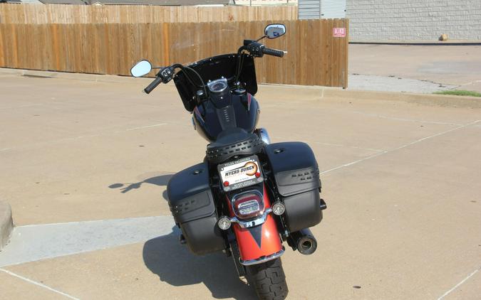 2025 Harley-Davidson FLHC Heritage Classic