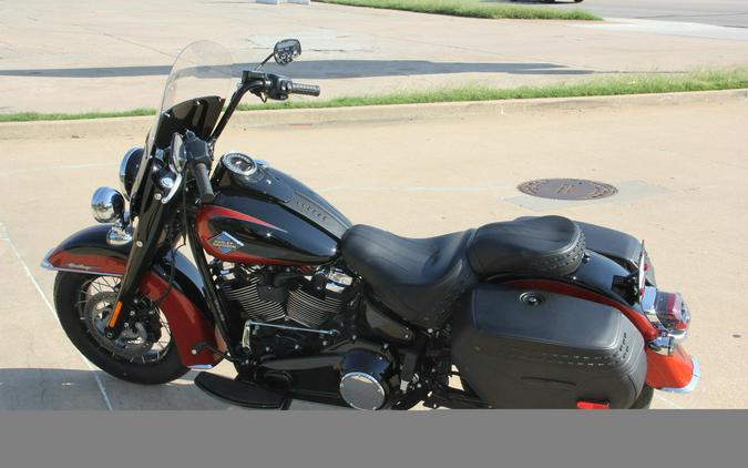 2025 Harley-Davidson FLHC Heritage Classic